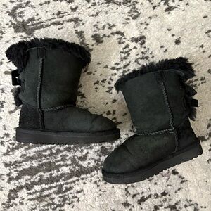 *SOLD* UGG BAILEY BOW II TODDLER